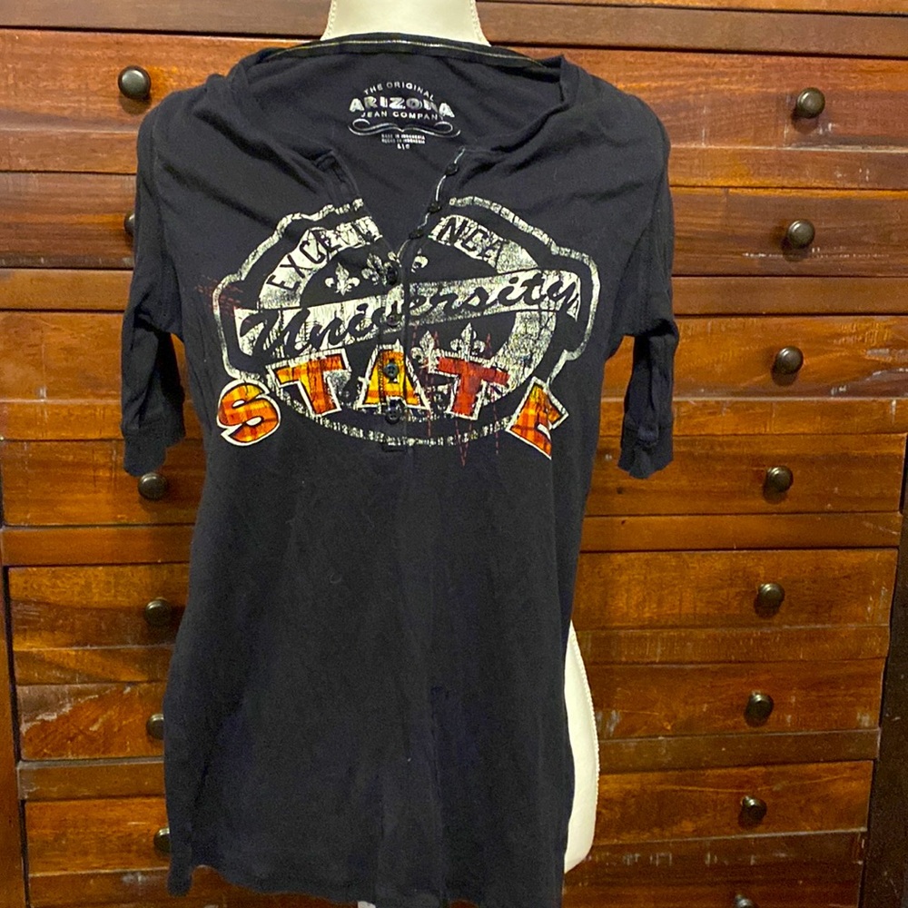 Arizona jean company button half way shirt. Size large